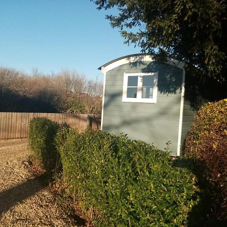 Yew Tree View Luxury Shepherd'S Hut Sturminster Newton Exterior foto
